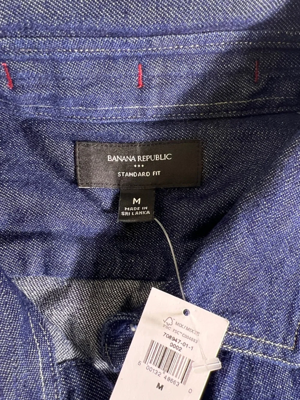 Banana Republic 100% cotton Short-Sleeve Denim Button-Down in Indigo Blue size M